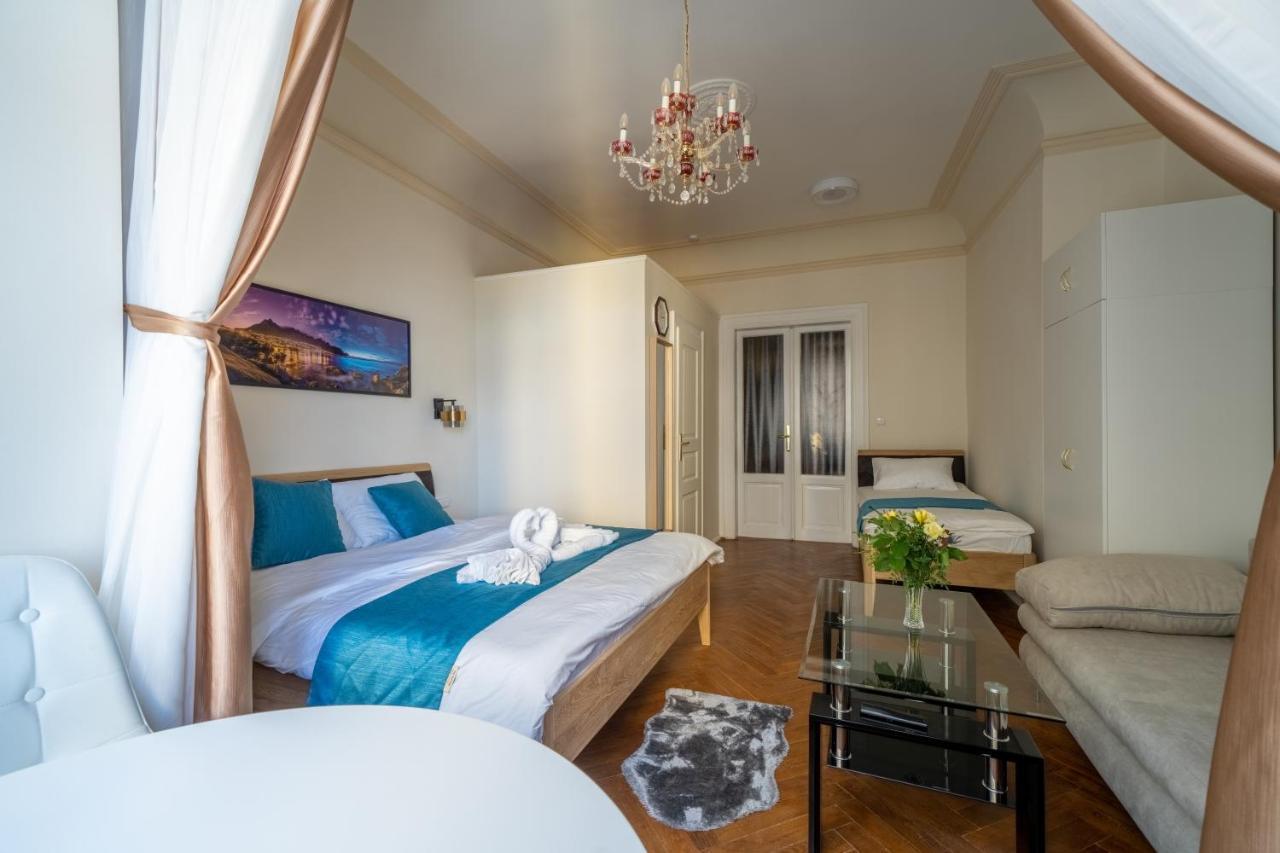 Exclusive Apartment With A View Of Prague Castle And Vltava River Exterior foto